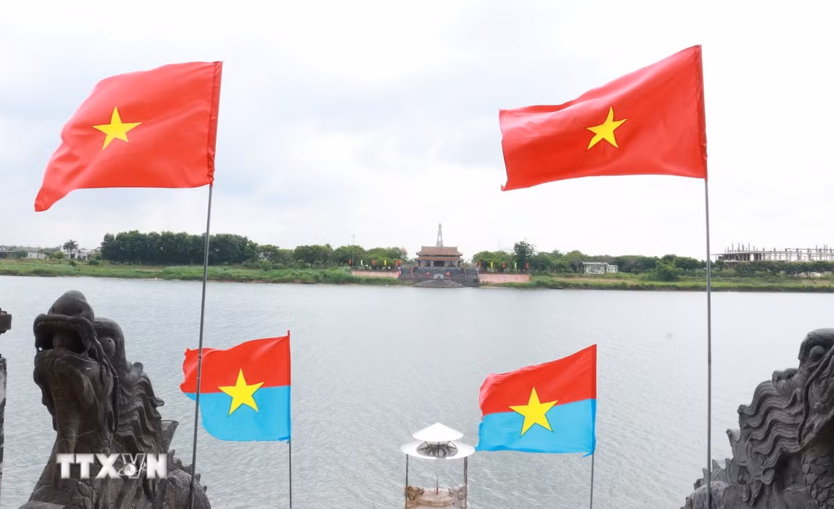 Sông Thạch Hãn được ví như nghĩa trang không bia mộ, nơi ghi dấu sự hy sinh thầm lặng, lớn lao của hàng vạn chiến sỹ trong những năm tháng chiến tranh khốc liệt. (Ảnh: Tường Vi/TTXVN)