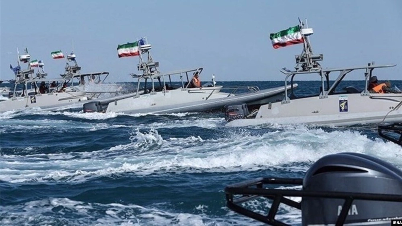 Xuồng cao tốc Iran - thành phần cốt lõi của chiến thuật "hạm đội muỗi" (Ảnh: PressTV).